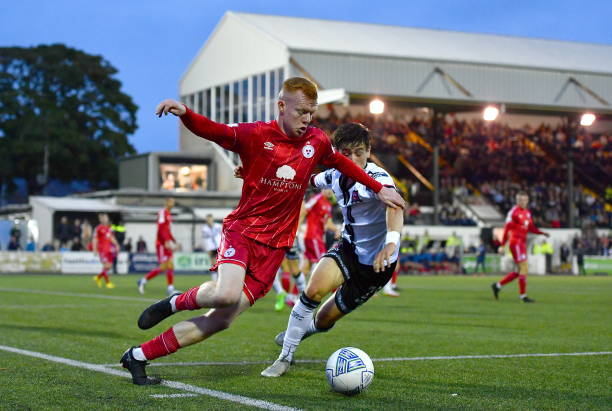 Louth, Ireland - 2 September 2022; Shane Farrell of Shelbourne in action against Ryan O'Kane of Dundalk during the SSE Airtricity League Premier Division match between Dundalk and Shelbourne at Casey's Field in Dundalk, Louth. (Photo By Ben McShane/Sportsfile via Getty Images)