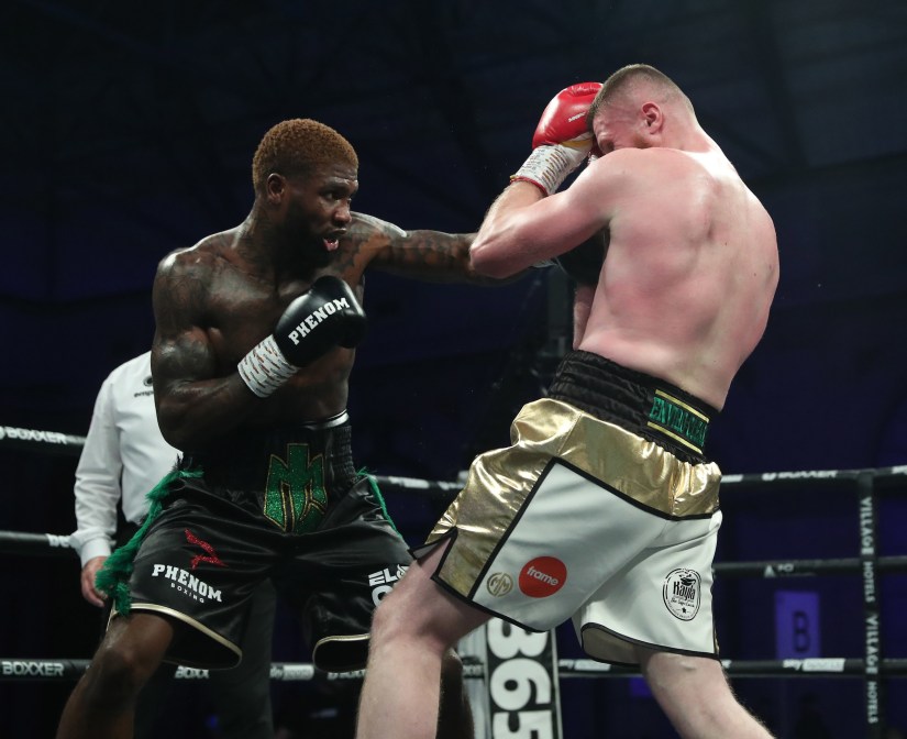 BEN SHALOM’S BOXXER BREAKTHROUGH27/11/2022 ALEXANDRA PALACE PIC LAWRENCE LUSTIG VACANT BRITISH CRUISERWEIGHT CHAMPIONSHIP MIKAEL LAWAL v DAVID JAMIESON