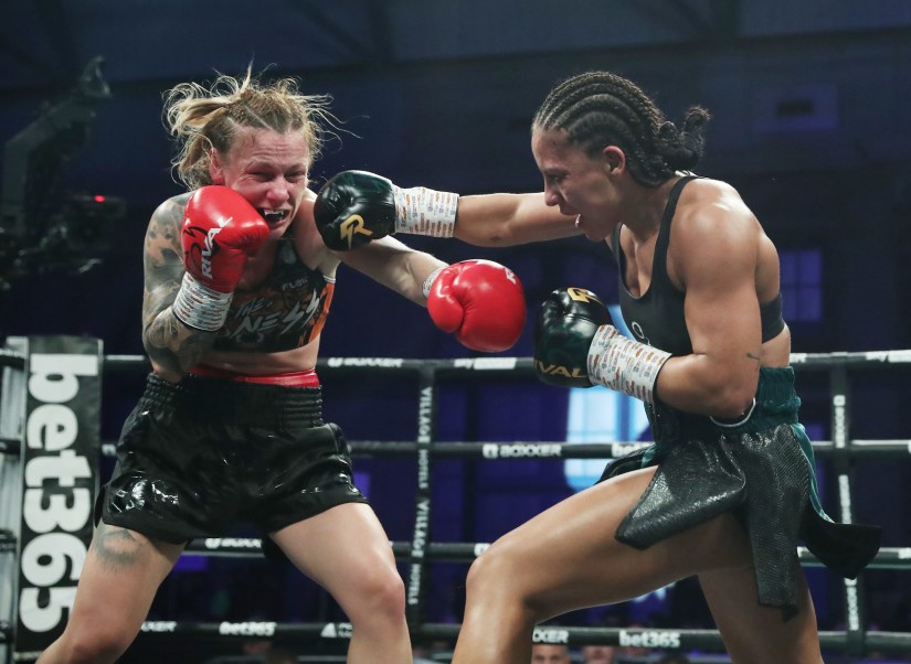 BEN SHALOMS BOXXER BREAKTHROUGH27/11/2022 ALEXANDRA PALACE PIC LAWRENCE LUSTIG SUPER-FLYWEIGHT CONTEST SHANNON RYAN v