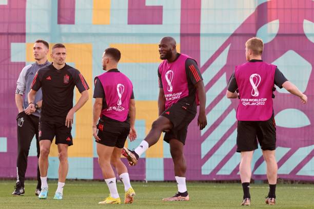 (L-R) Belgium's assistant coach Thomas Vermaelen, Belgium's defender #21 Timothy Castagne, Belgium's forward #10 Eden Hazard, Belgium's forward #09 Romelu Lukaku and Belgium's midfielder #07 Kevin De Bruyne take part in a training session at the Salwa Training Site in Salwa Beach, southwest of Doha on November 30, 2022, on the eve of the Qatar 2022 World Cup football match between Croatia and Belgium. (Photo by JACK GUEZ / AFP) (Photo by JACK GUEZ/AFP via Getty Images)